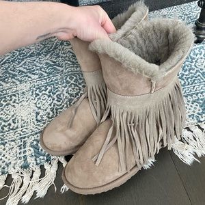 wool koolaburra boots!